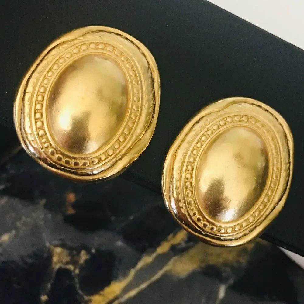 Marcella Saltz for Trifari Satin Brushed Gold Earrings Modernist Vintage 4232